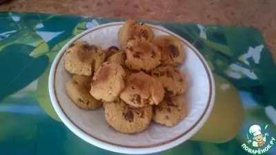 Печенье из кукурузной муки с изюмом