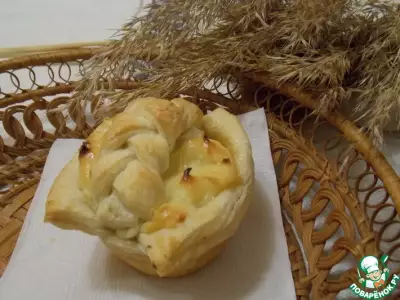Слойки с карамелизированным ананасом и заварным кремом