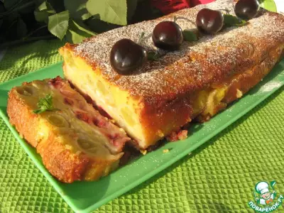 Сочный фруктово-ягодный пирог в сметанной заливке