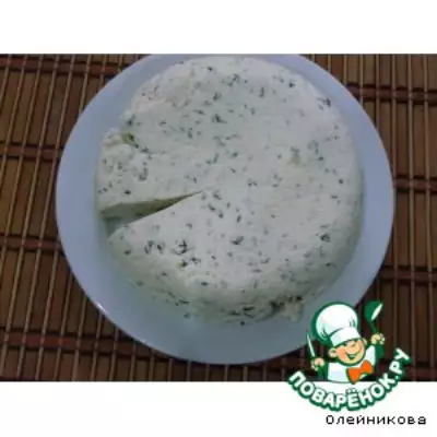 Сыр домашний с зеленью и чесноком