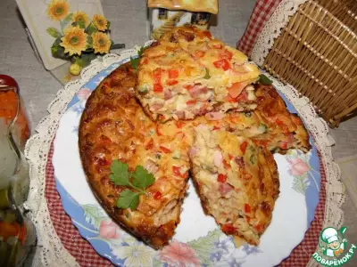 Закусочный пирог с овощами и копченостями