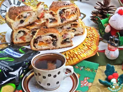 Пирог "Улитка"с маслинами и сыром