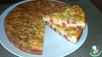 Быстрый пирог с колбасой и сыром