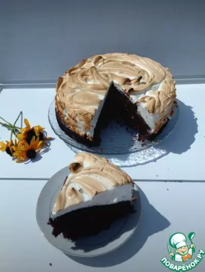 Шоколадно-ореховый пирог с меренгой