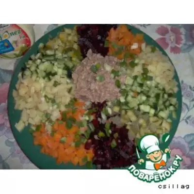 Салат с лососем "Семицветик"