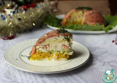 Салат-торт из риса и рыбы