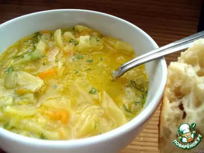 Луковый суп с капустой и лимоном