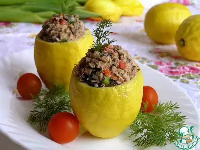 Лимоны с салатом из тунца