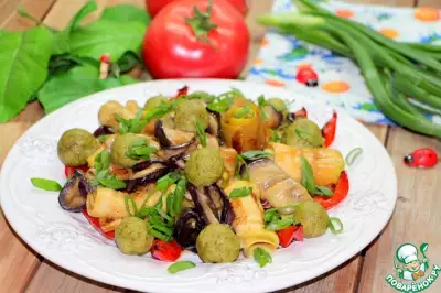 Овощной салат с ореховыми фрикадельками