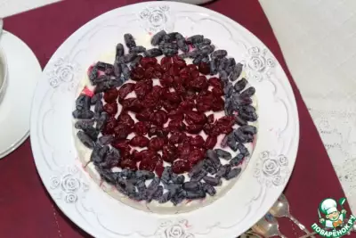 Сырно-грушевый десерт с ягодами фото