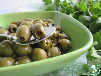 Теплые маринованные оливки с перцем чили