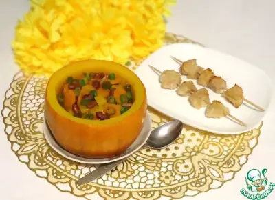 Суп из тыквы и фасоли с куриными шашлыками в луковом кляре