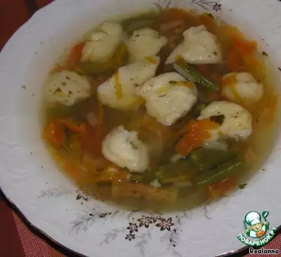 Фасолевый суп с сырными клецками