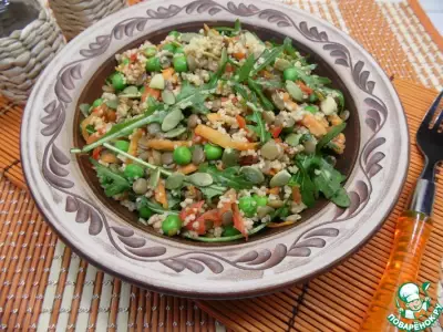 Постный салат с чечевицей и овощами