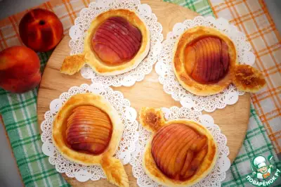 Быстрые пирожки с персиками