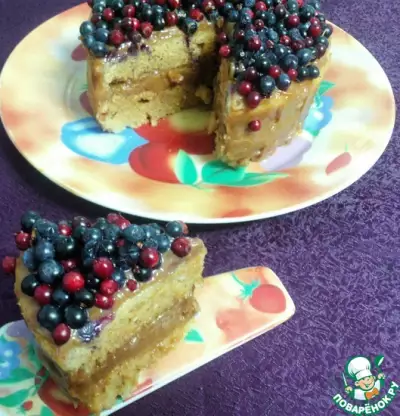 Медовый бисквитный торт с вареной сгущенкой в СВЧ
