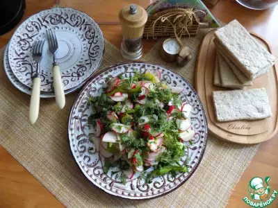 Салат с маринованной сельдью и редисом