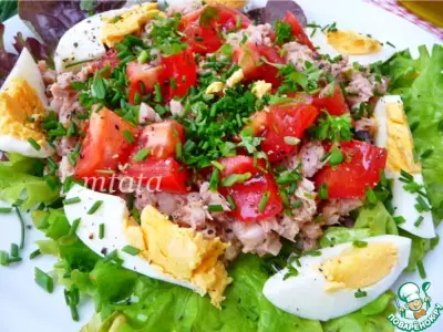 Салат с тунцом и помидорами
