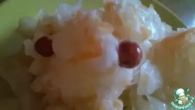 Квашеная капуста с можжевеловыми ягодами