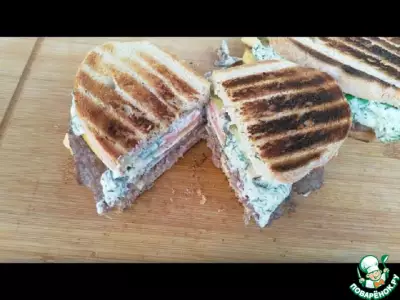 Хрустящий бутерброд на гриле