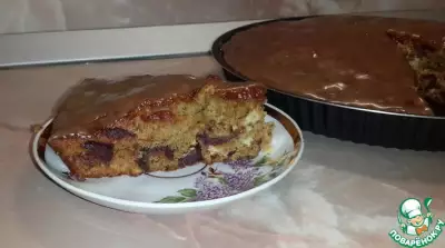 Пирог с финиками под сливочным соусом