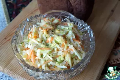 Салат с сельдереем и редькой дайкон