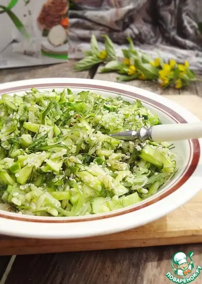 Огуречный салат с чукой и рисом