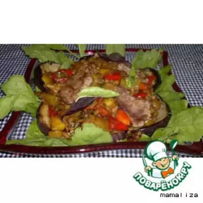 Теплый салат из баклажанов с рисом и говядиной