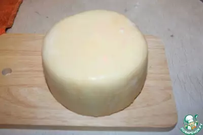 Твердый сыр швейцарского типа