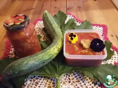 Салат из огурцов в томатном соке