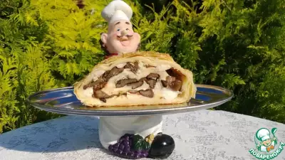 Рулетный пирог с грибами и курицей