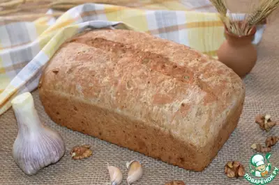 Чесночный хлеб с травами и орехами