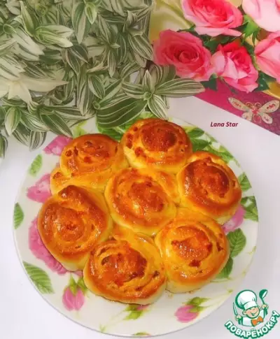 Пирог с курагой и апельсиновым ароматом "Букет роз"
