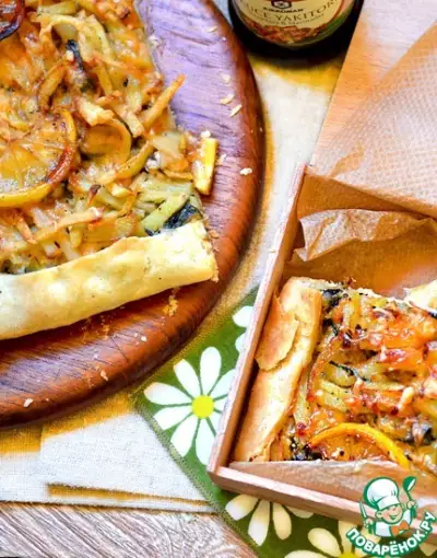 Крымский сырный пирог с кальмаром, мидиями и креветками