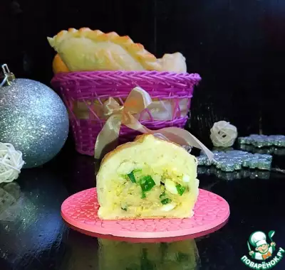 Пирожки с рисом и яйцом застольные