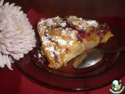 Грушево-брусничный пирог с ванилью