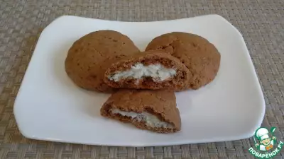 Шоколадное печенье с кокосовой начинкой