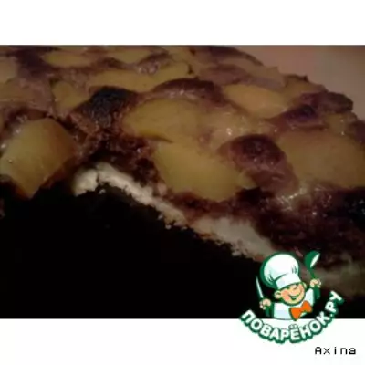 Шоколадный пирог с персиками