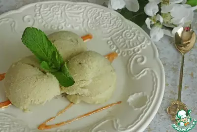 Йогуртовое мороженое с огурцом и авокадо