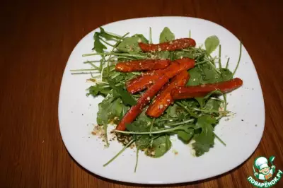 Салат с рукколой и запеченной морковью
