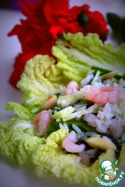 Тайский салат с рисом