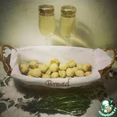 Сырно-оливковые шарики к вину