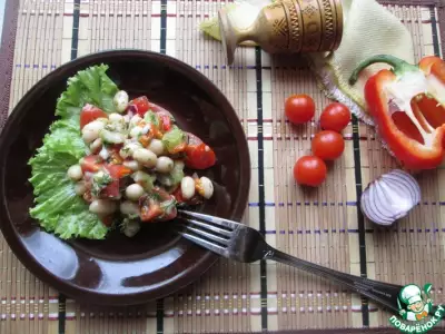 Салат из фасоли, помидоров и перца