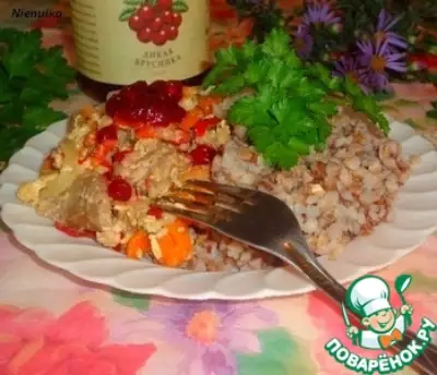"Воздушные" тушеные овощи с курицей и брусничным соусом D’arbo
