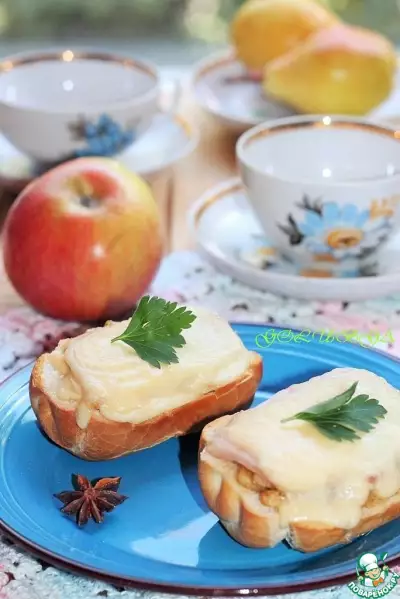 Горячие бутерброды с сыром и яблоком