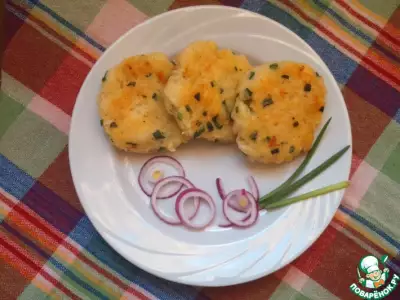 Картофельные блинчики с вермишелью и зеленым луком