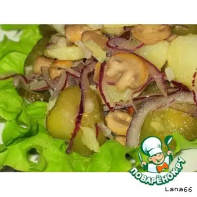 Картофельный салат с грибами и огурцами