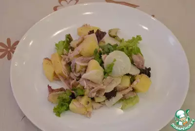 Картофельный салат с курицей и редисом