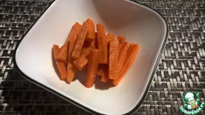 Пряный салат из моркови