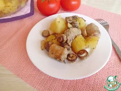 Картофель с колбасками и чесноком